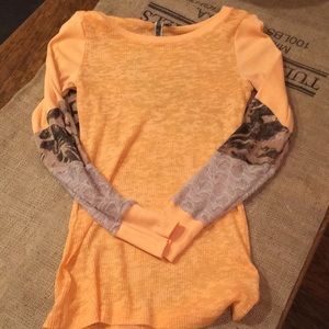 BKE burnout shirt size S😮🍷👏🏻